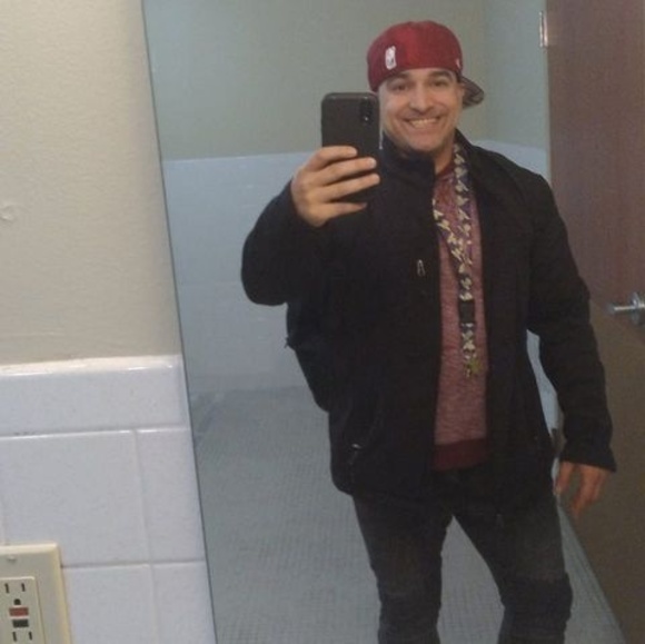 Meet your Posher, Joseph - Picture 3 of 3